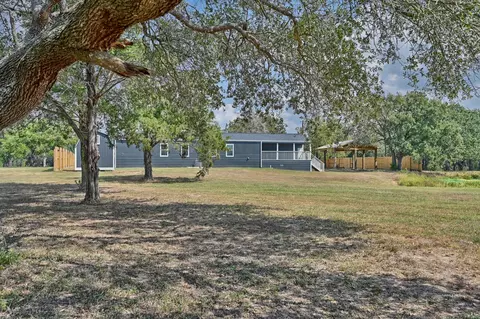 9137 Conner Rd, Washington, TX 77880