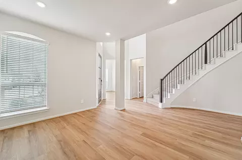 Living - 2834 Duchess Dr, Rosenberg, TX 77471 photo 3 of 10