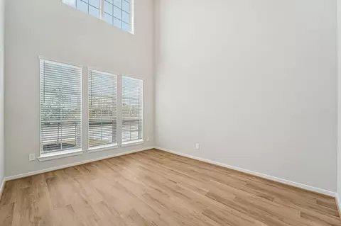 Living - 2834 Duchess Dr, Rosenberg, TX 77471 photo 4 of 10