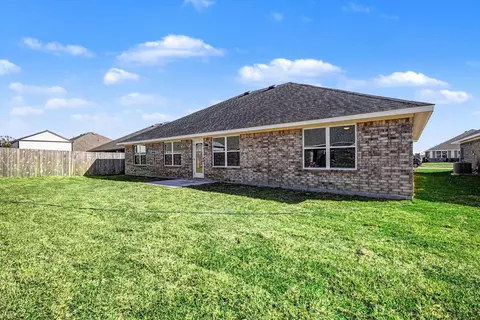 Exterior - 2 Keystone Ct, Angleton, TX 77515 photo 1 of 1