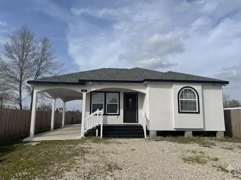 105 County Road 5213, Cleveland, TX 77327