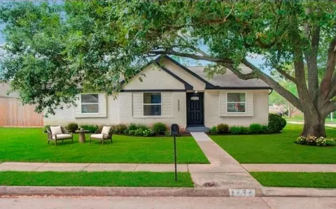 2227 Cherry Bend Dr, Houston, TX 77077