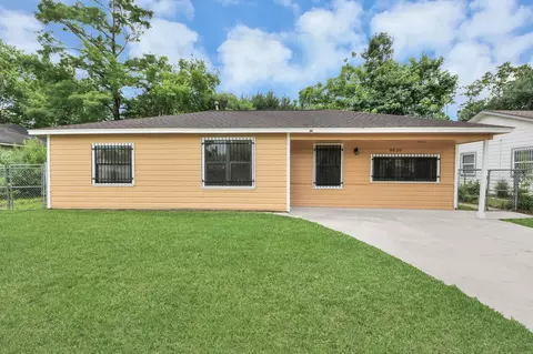8830 Laura Koppe Rd, Houston, TX 77078