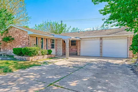 5838 Reed Rd, Houston, TX 77033
