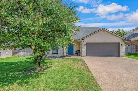1214 Martinsville Ln, College Station, TX 77845