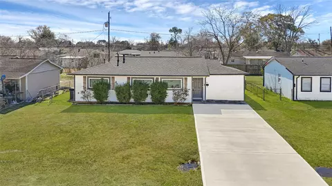 2126 Hillshire Dr, Deer Park, TX 77536