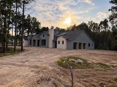 4816 Hawk Canyon Ct, Montgomery, TX 77316