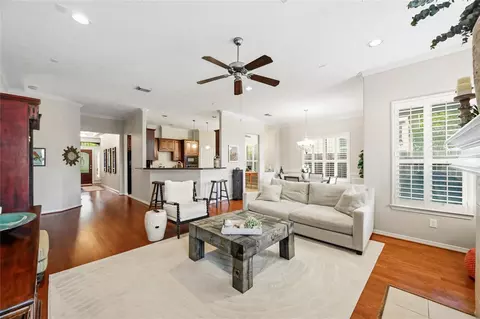 1470 Sherwood Park Cir, Houston, TX 77043