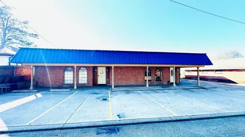 811 N Travis St, Liberty, TX 77575