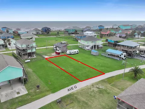 1964 Avenue G, Crystal Beach, TX 77650