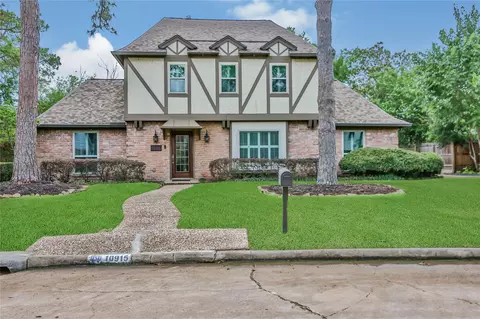 10915 Holly Springs Dr, Houston, TX 77042