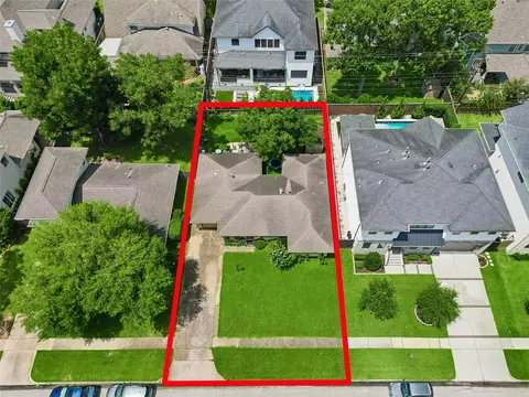5204 Mimosa Dr, Bellaire, TX 77401
