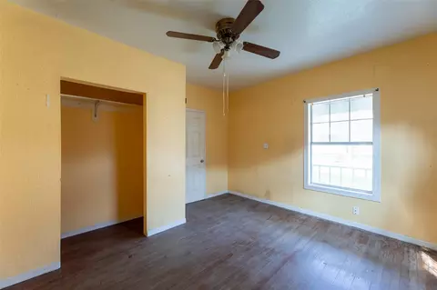 Bedroom - 5229 Eigel St, Houston, TX 77007 photo 1 of 3