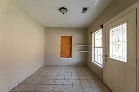 Living - 5229 Eigel St, Houston, TX 77007 photo 1 of 1