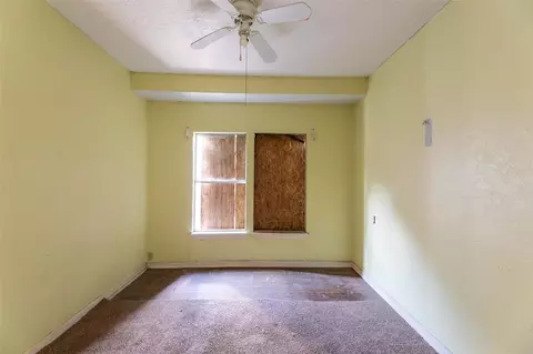 Bedroom - 5229 Eigel St, Houston, TX 77007 photo 2 of 3