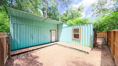 6053 Skylane Dr, Montgomery, TX 77316