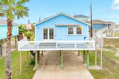 623 Crane Ct, Surfside Beach, TX 77541