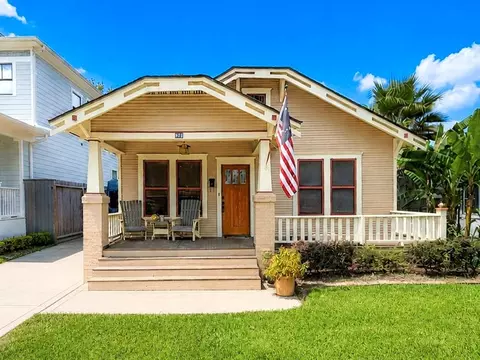 825 Ralfallen St, Houston, TX 77008