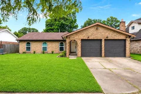 16119 La Avenida Dr, Houston, TX 77062
