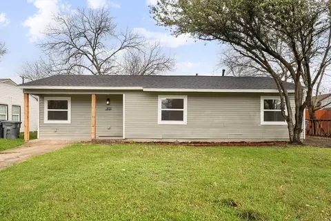 2655 Larry Dr, Dallas, TX 75228