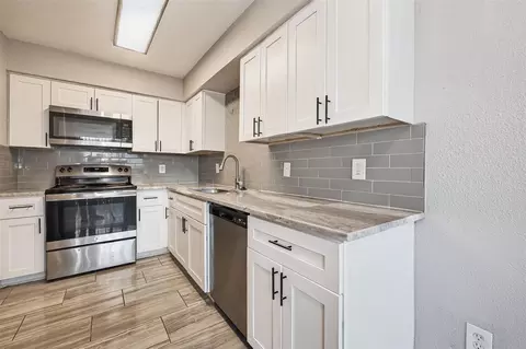5625 Antoine Dr #1203, Houston, TX 77091