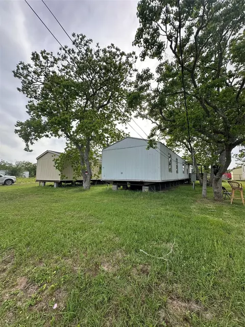318 4th St, San Leon, TX 77539