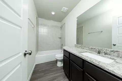 Bath - 3058 Nickell Back Dr, Conroe, TX 77301 photo 2 of 2