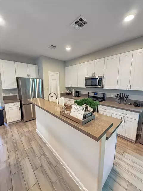 4420 Elmwood St, Houston, TX 77051