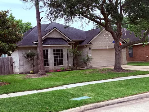 4402 Chestnut Grv, League City, TX 77573