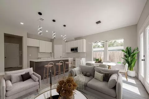 8128 Chateau St, Houston, TX 77028