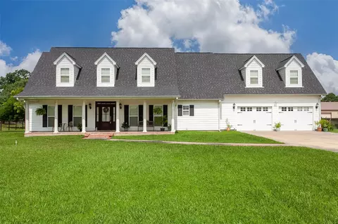 10085 Milky Way Ln, Beaumont, TX 77705