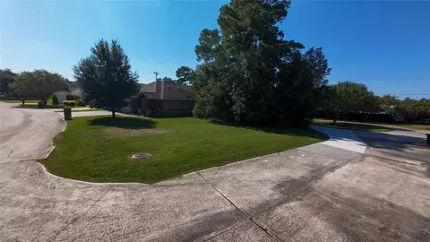 125 Moonspinner, Montgomery, TX 77356 photo 2