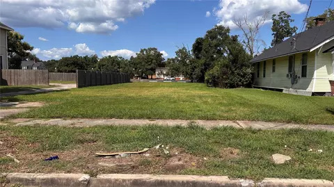 2344 Broadway St, Beaumont, TX 77702