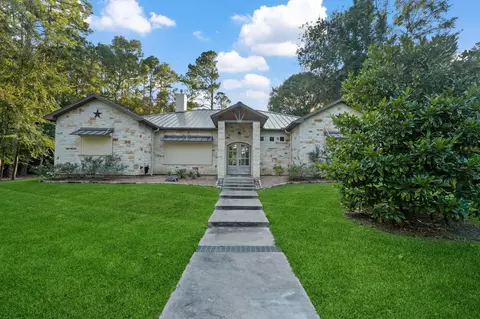 Exterior - 201 Harbor Run Dr, Coldspring, TX 77331 photo 5 of 8
