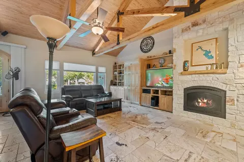 Living - 201 Harbor Run Dr, Coldspring, TX 77331 photo 2 of 4