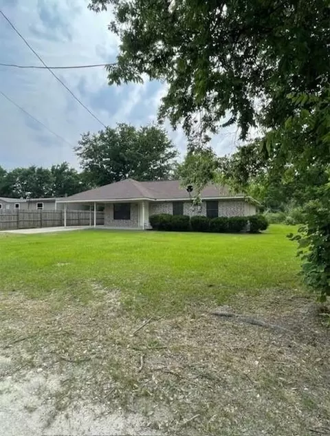 201 Pinecrest Dr, Trinity, TX 75862 photo 1