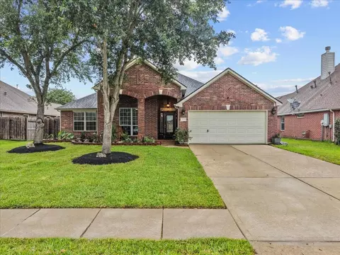 2605 Pebble Creek Dr, Pearland, TX 77581