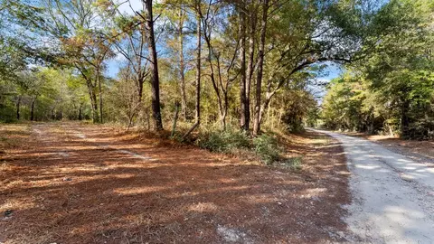 585 Bishop Rd, Huntsville, TX 77320