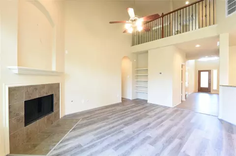 Living - 118 E Lasting Spring Cir, Spring, TX 77389 photo 4 of 7
