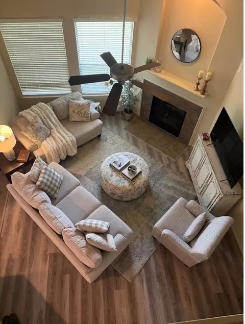 Living - 118 E Lasting Spring Cir, Spring, TX 77389 photo 1 of 7