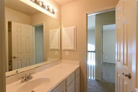 Bath - 118 E Lasting Spring Cir, Spring, TX 77389 photo 5 of 7