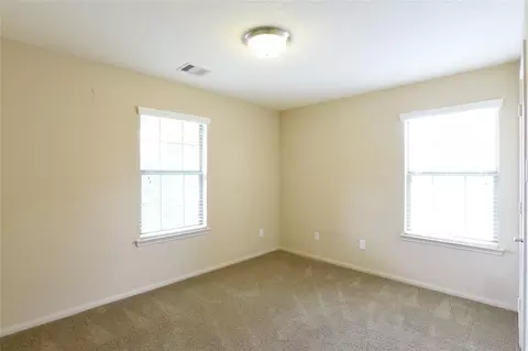 Bedroom - 118 E Lasting Spring Cir, Spring, TX 77389 photo 5 of 10