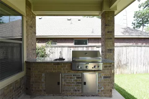 Kitchen - 118 E Lasting Spring Cir, Spring, TX 77389 photo 5 of 5