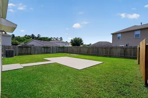 Exterior - 314 Falling Pine Dr, Conroe, TX 77304 photo 5 of 7