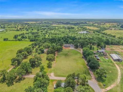 1110 Cr 439, Dime Box, TX 77853