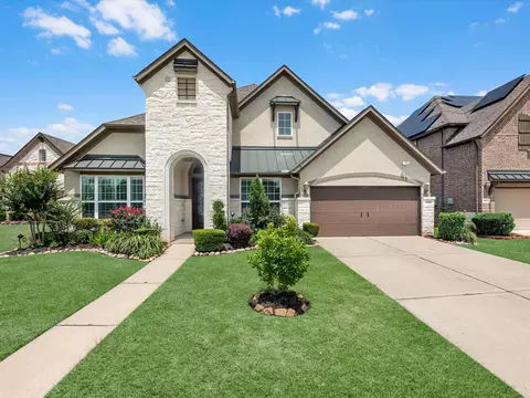 3930 Dogwood Canyon Ln, Sugar Land, TX 77479