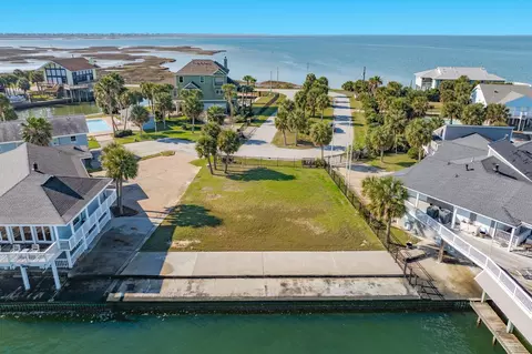 3908 Bob Smith, Jamaica Beach, TX 77554