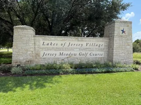 104 Cherry Hills Dr, Jersey Village, TX 77064