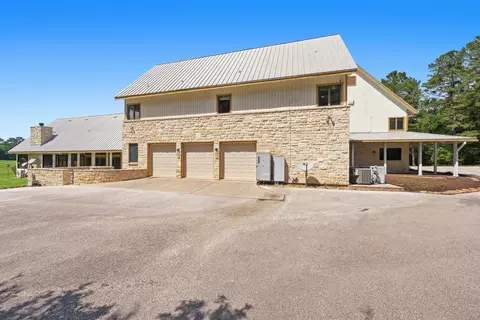 Exterior - 43 Pool Rd, Richards, TX 77873 photo 10 of 13