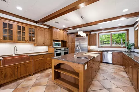 Kitchen - 43 Pool Rd, Richards, TX 77873 photo 3 of 5